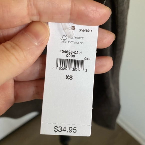 Gap Fit tank top with open back - Picture 3 of 4